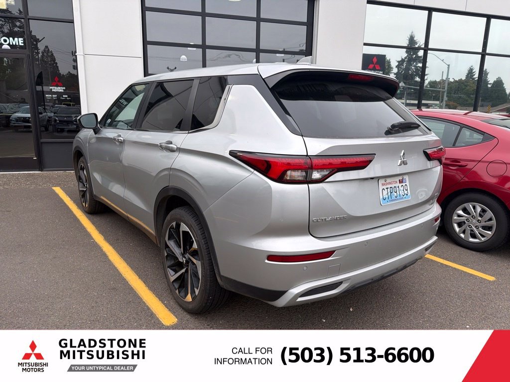 Used 2024  Mitsubishi SE image 5