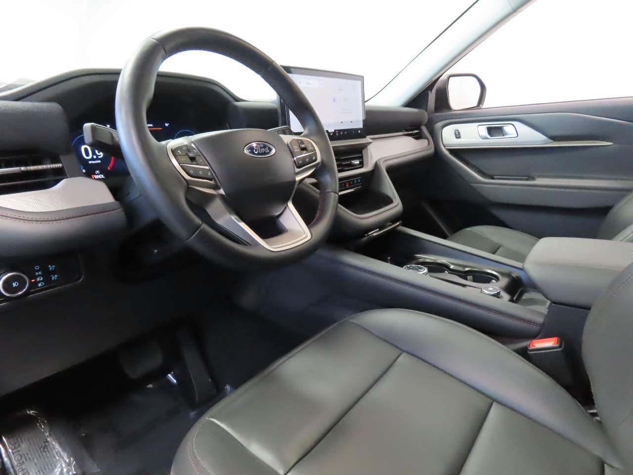 Used 2025 Agate Black Ford Active image 8