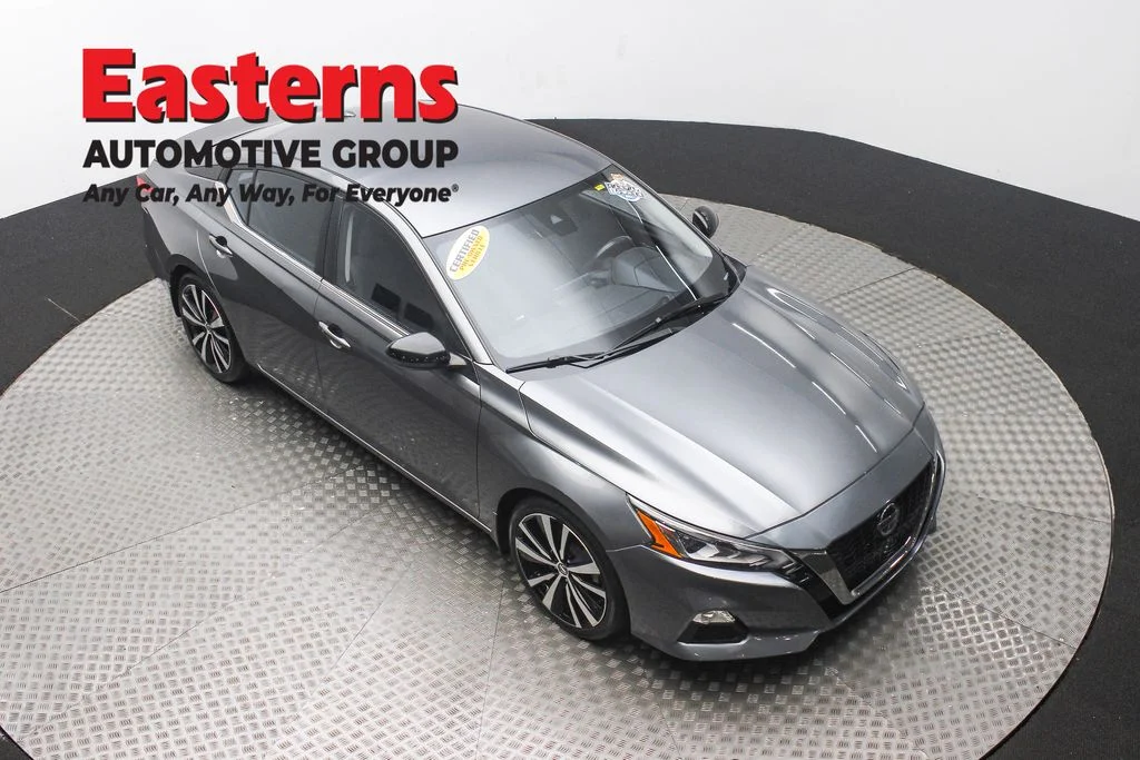 Used 2022 Gray Nissan 2.5 SR image 3