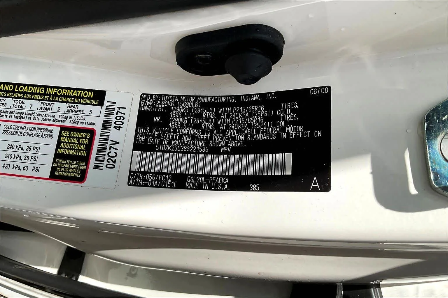 Used 2008 Natural White Toyota LE image 31