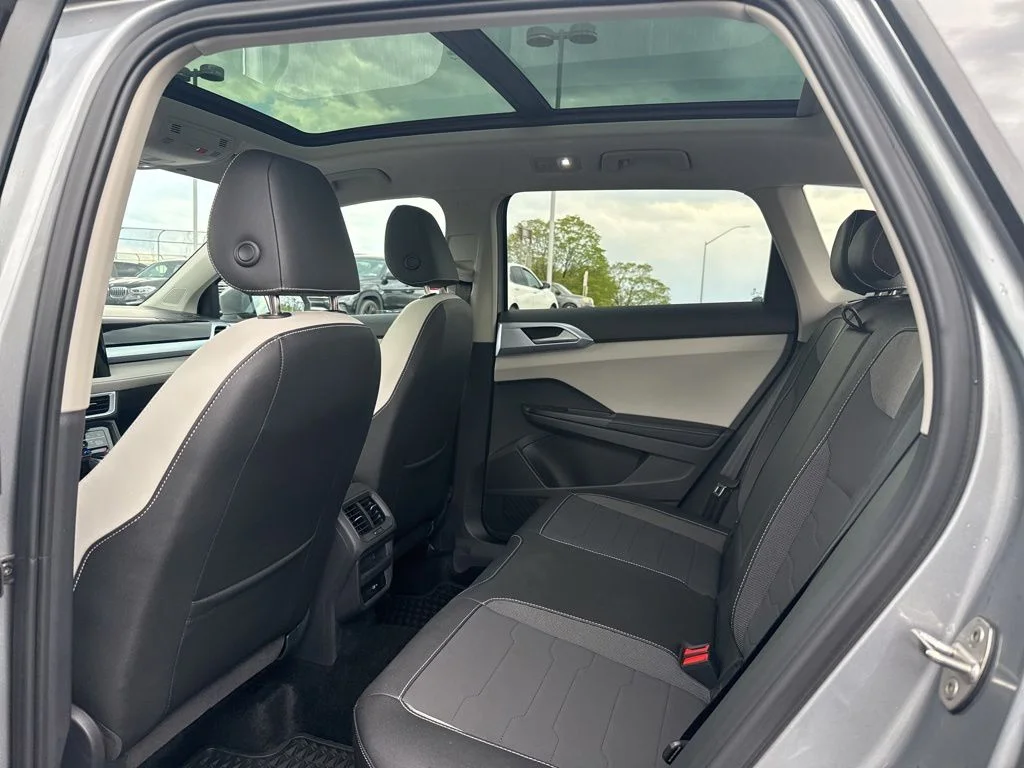 2025 Volkswagen Taos SE - Photo 36