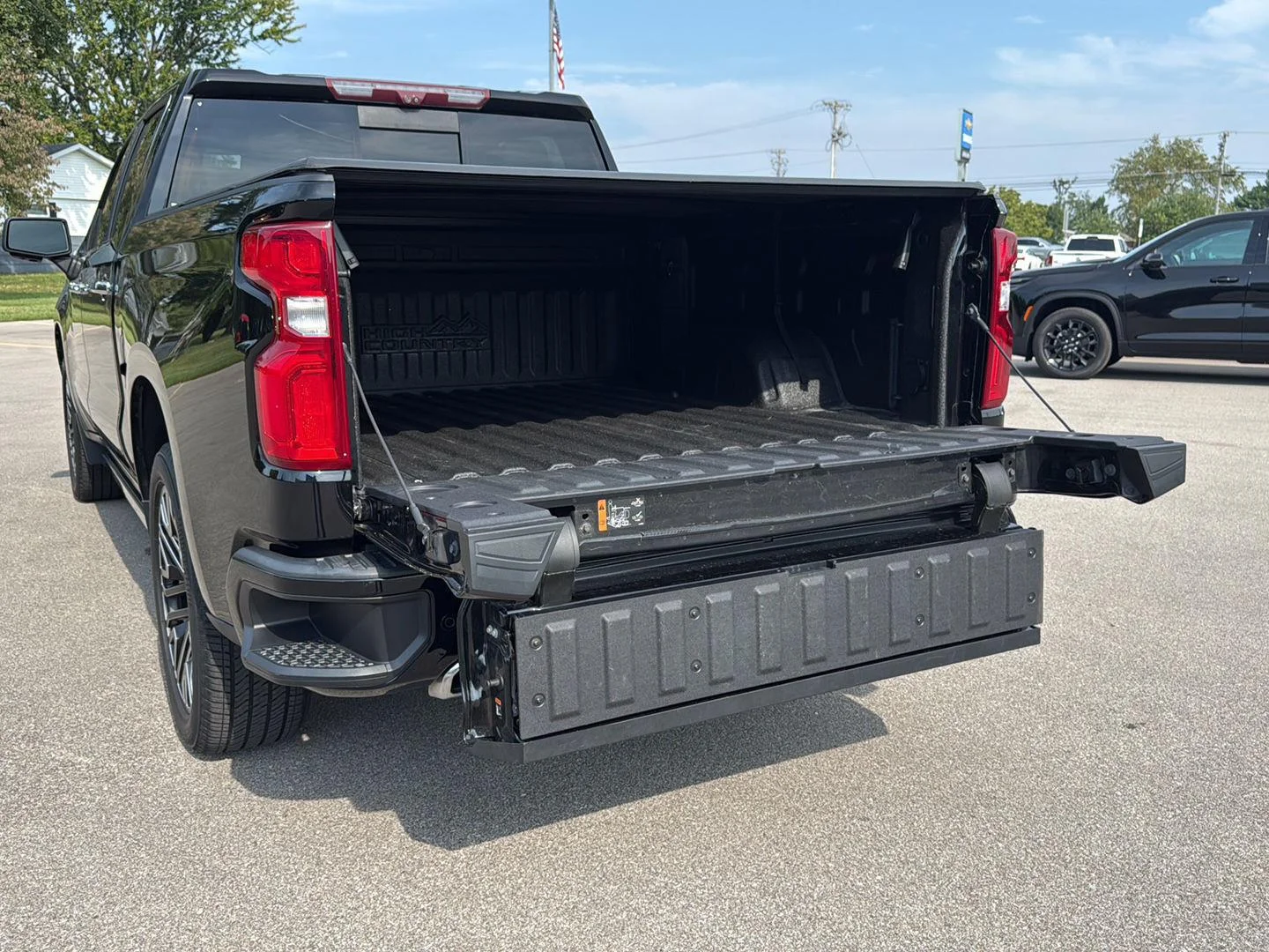 Used 2022 Black Chevrolet High Country image 16