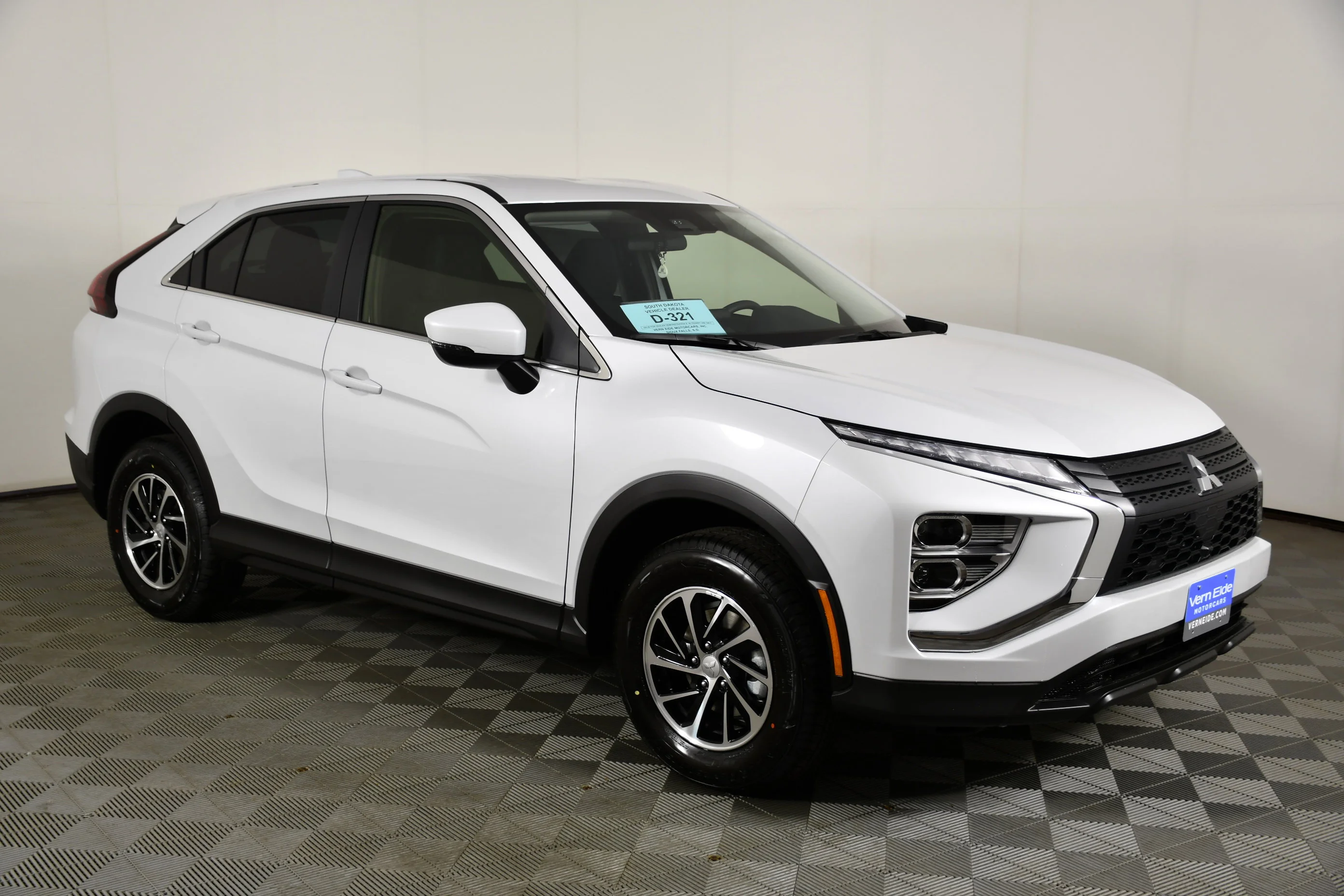 New 2026 White Diamond Mitsubishi ES image 4