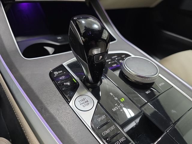 Used 2022 Jet Black BMW xDrive40i image 22
