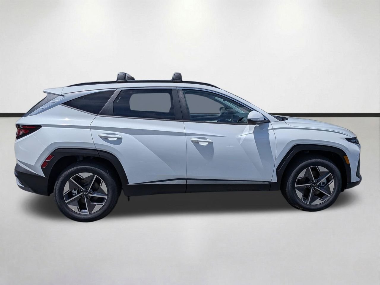 New 2026 Serenity White Pearl Hyundai SEL Plus FWD image 3