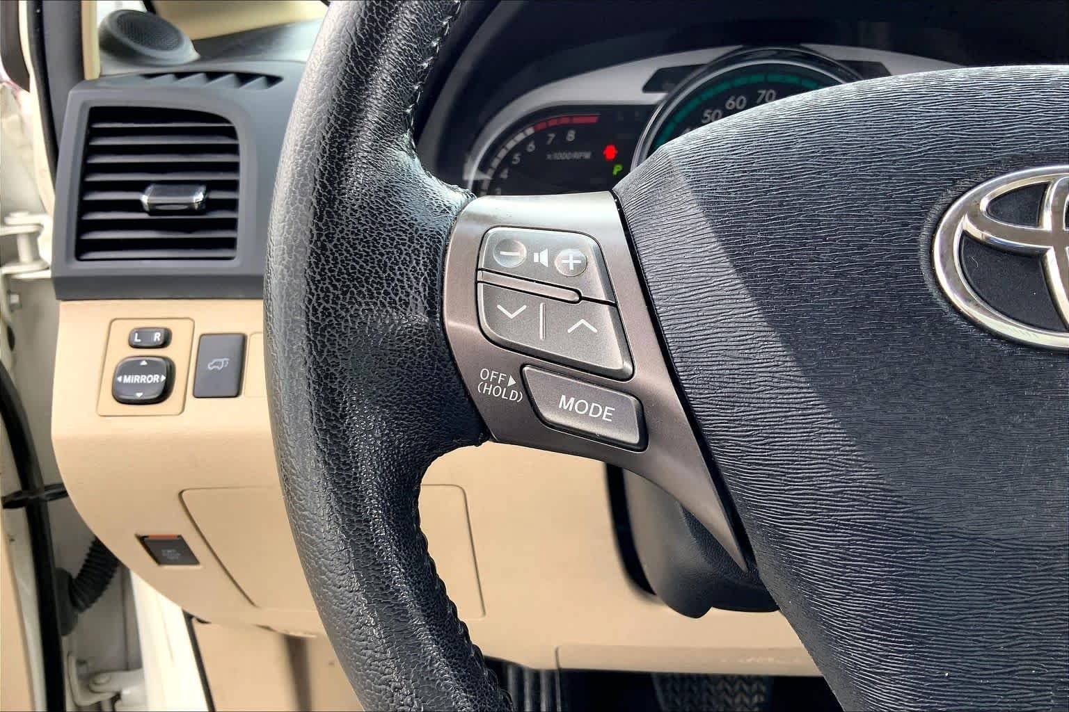 Used 2010 Blizzard Pearl Toyota  image 21