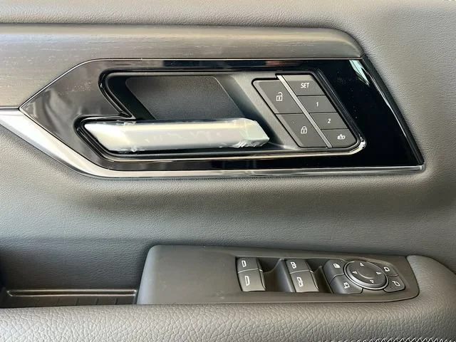 2026 GMC Yukon Denali - Photo 13