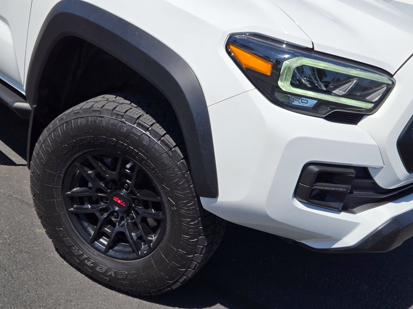 Certified Used 2020 White Toyota  image 9
