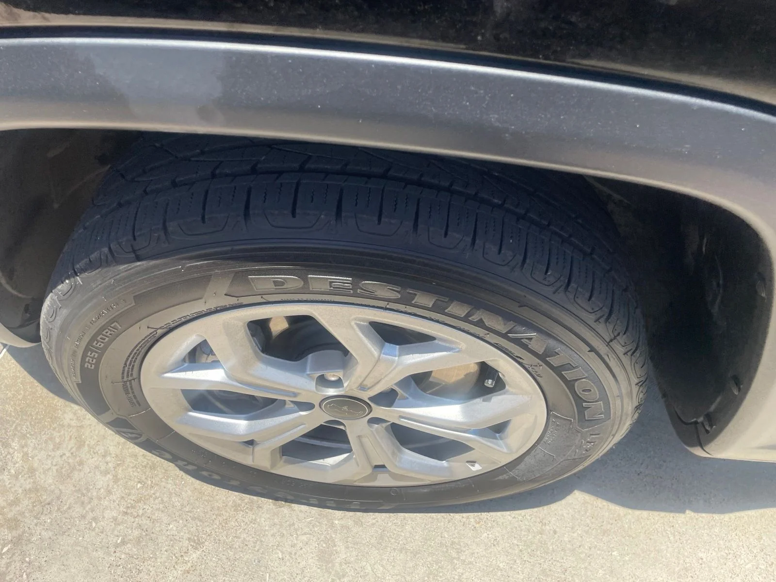 Used 2025 Black Jeep Latitude image 24