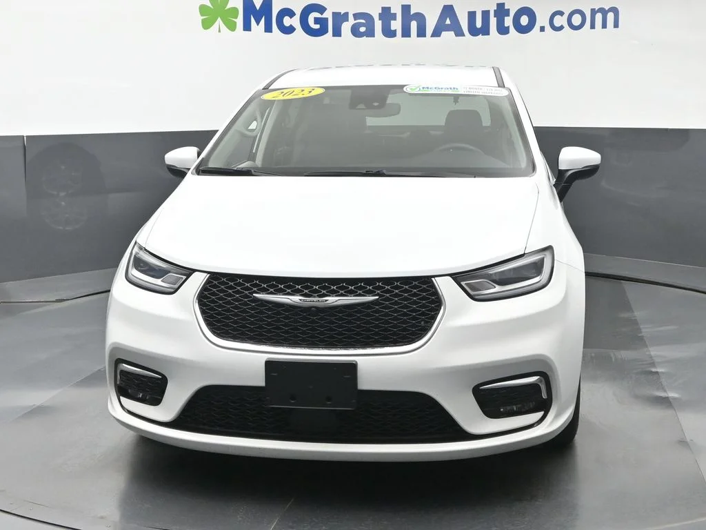 Used 2023 White Chrysler Touring L image 24
