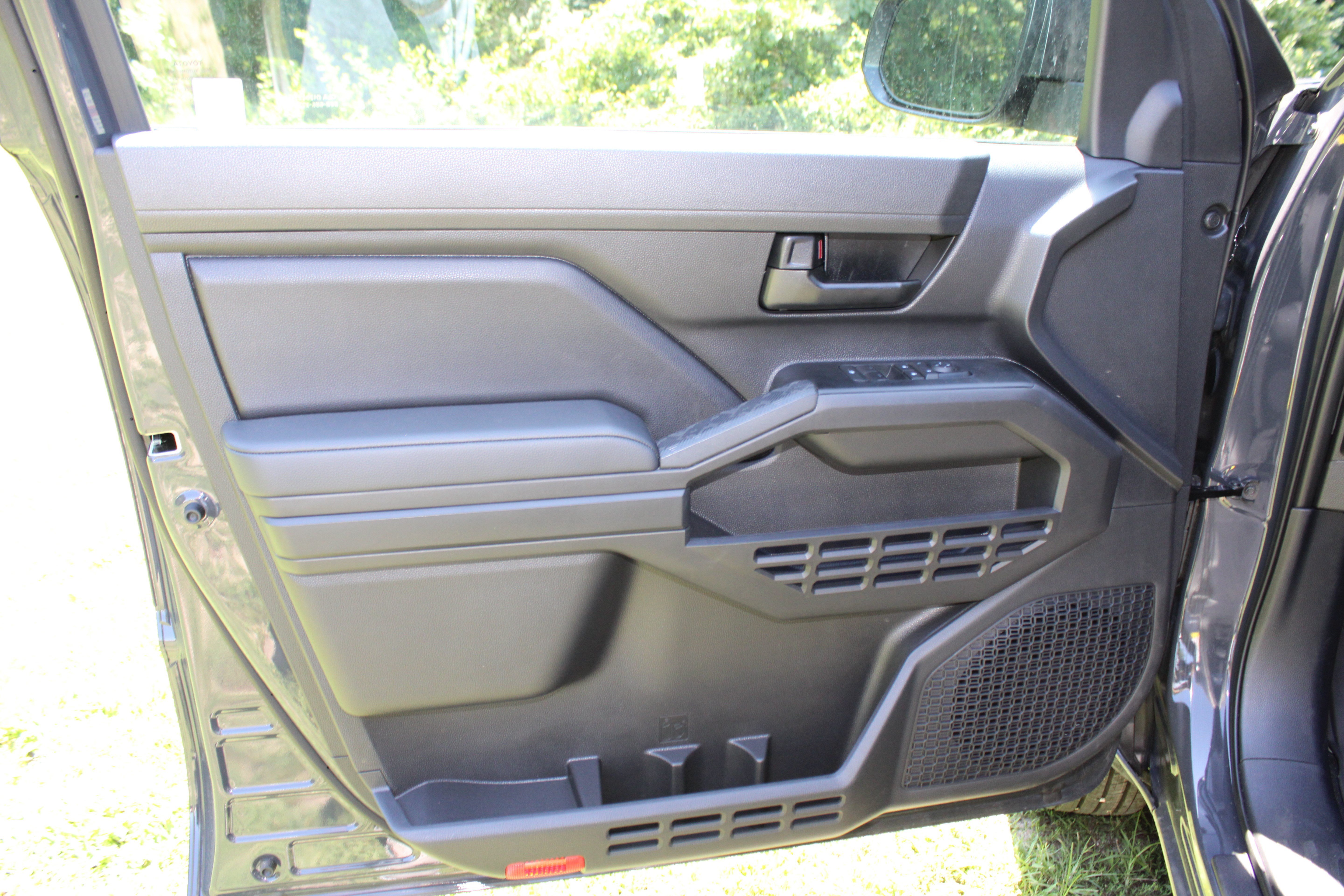 2026 Toyota Tacoma SR - Photo 13