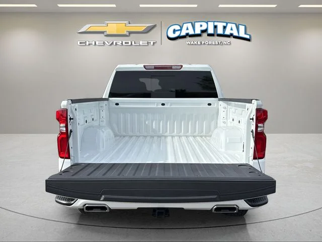 Used 2025 White Chevrolet RST image 32
