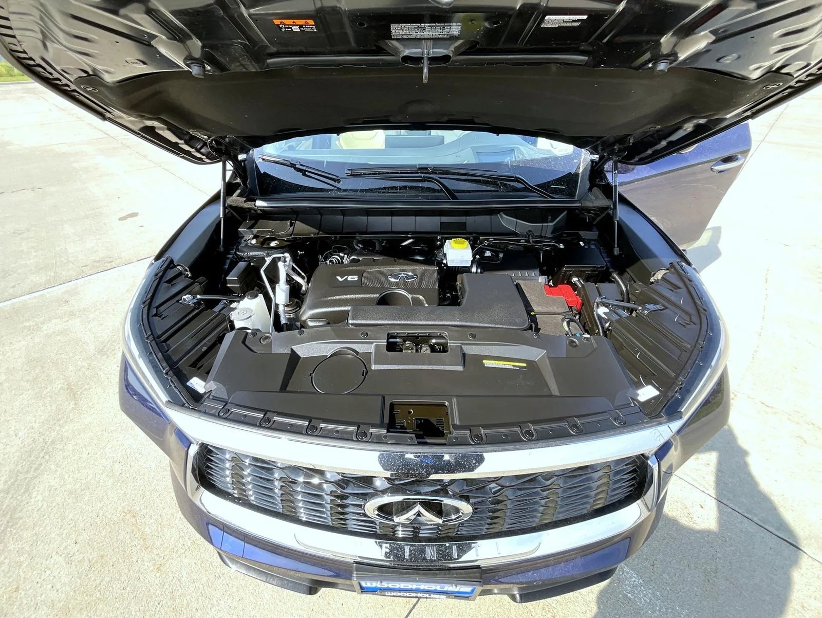 Used 2023 Blue INFINITI LUXE image 26