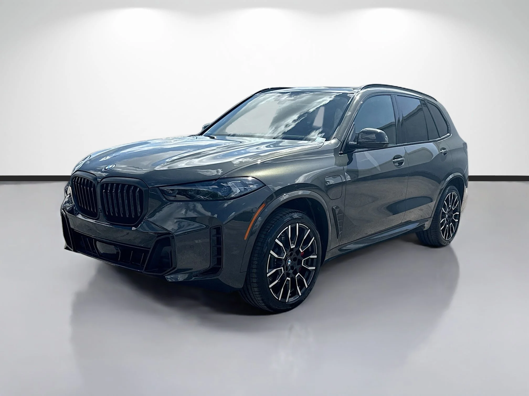 New 2026 Dravit Grey Metallic BMW xDrive50e image 7