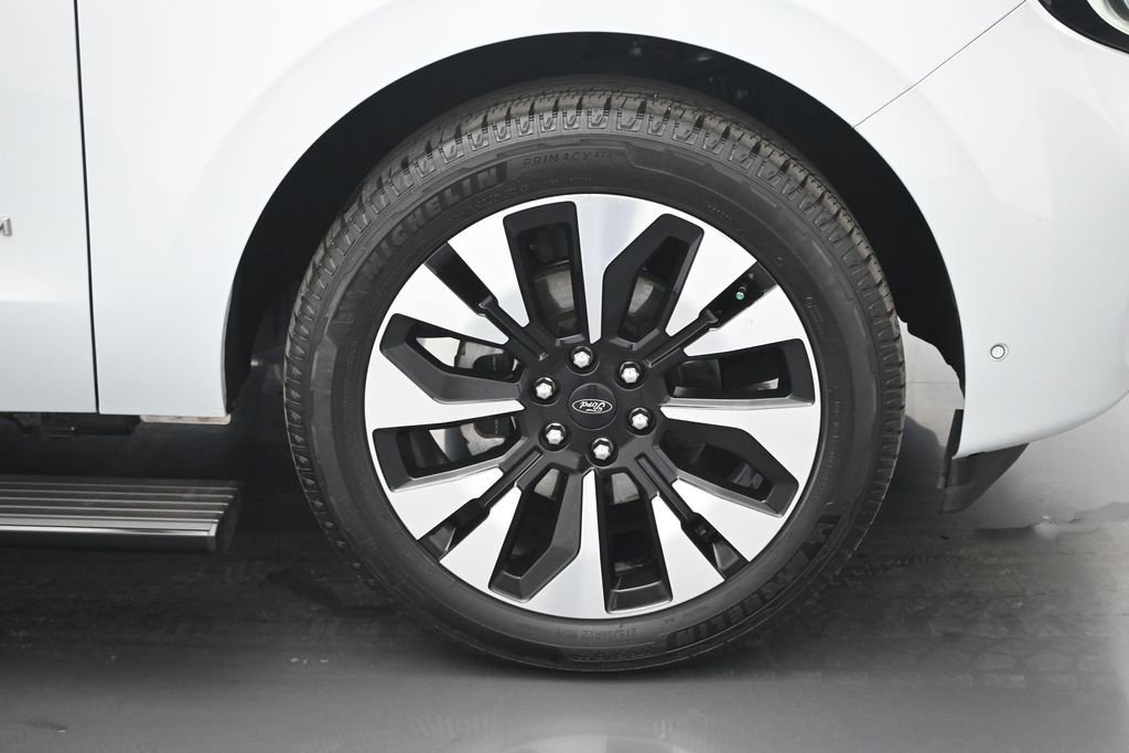 Used 2025 Silver Ford Platinum image 30