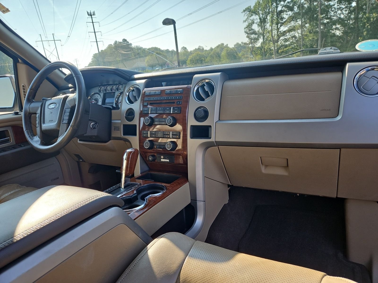 Used 2010  Ford Lariat image 16