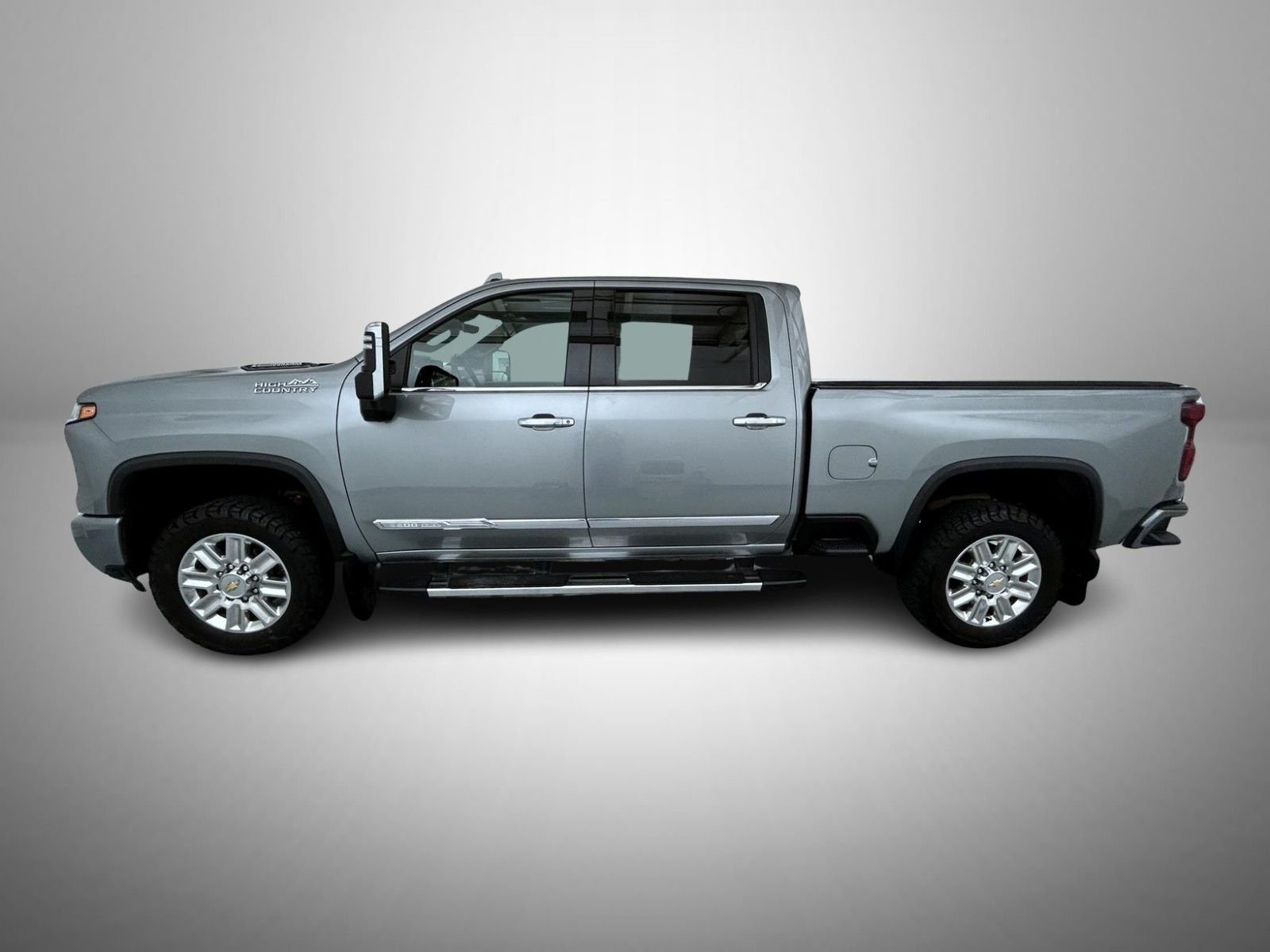 Used 2024 Gray Chevrolet High Country image 8