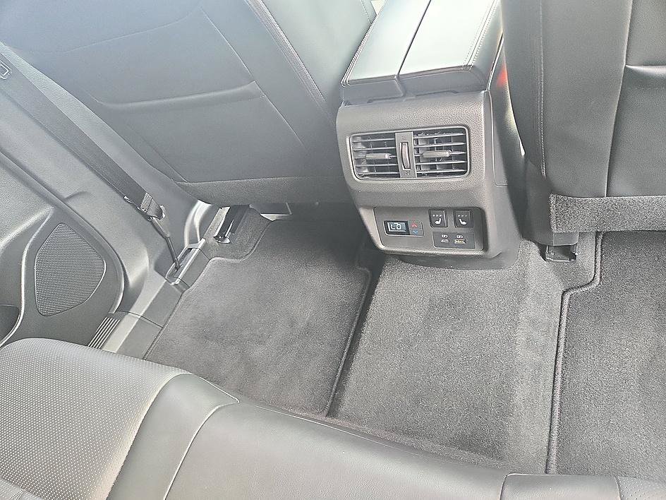 Used 2023 Scarlet Ember Tintcoat Nissan Platinum image 30