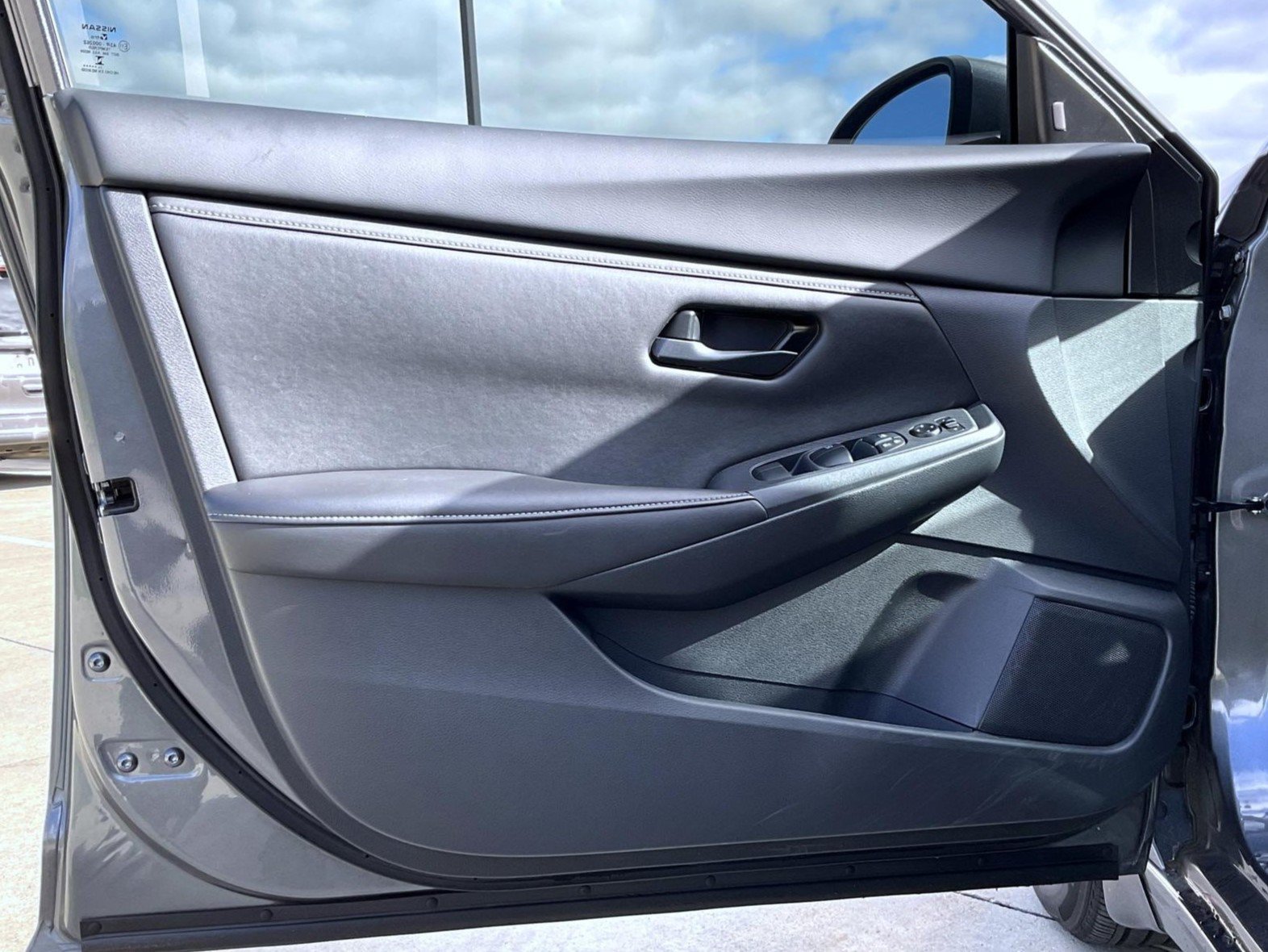 Used 2025 Gray Nissan S image 12