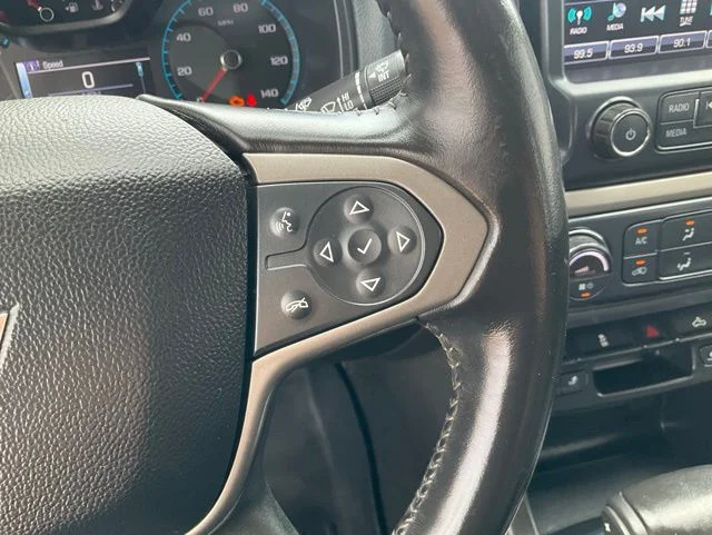 Used 2018 Blue Chevrolet Z71 image 11