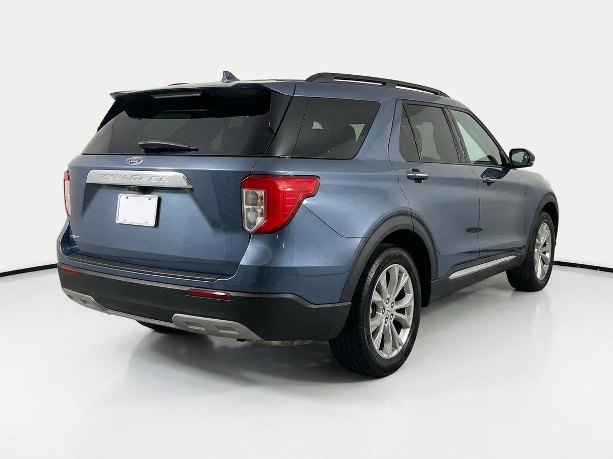 Used 2021 Infinite Blue Metallic Tinted Clearcoat Ford XLT image 12