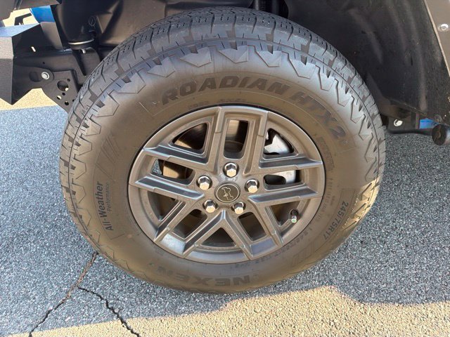 Used 2024 Blue Jeep Sport S image 9