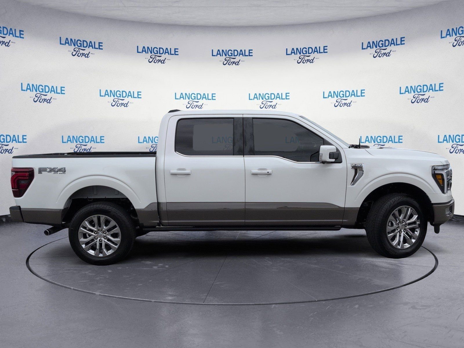 New 2026 Star White Metallic Tri-Coat Ford King Ranch image 3