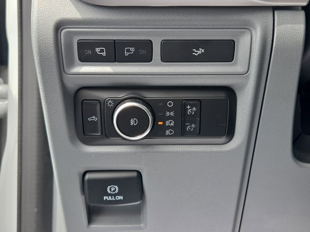 Used 2023 White Ford XLT image 28