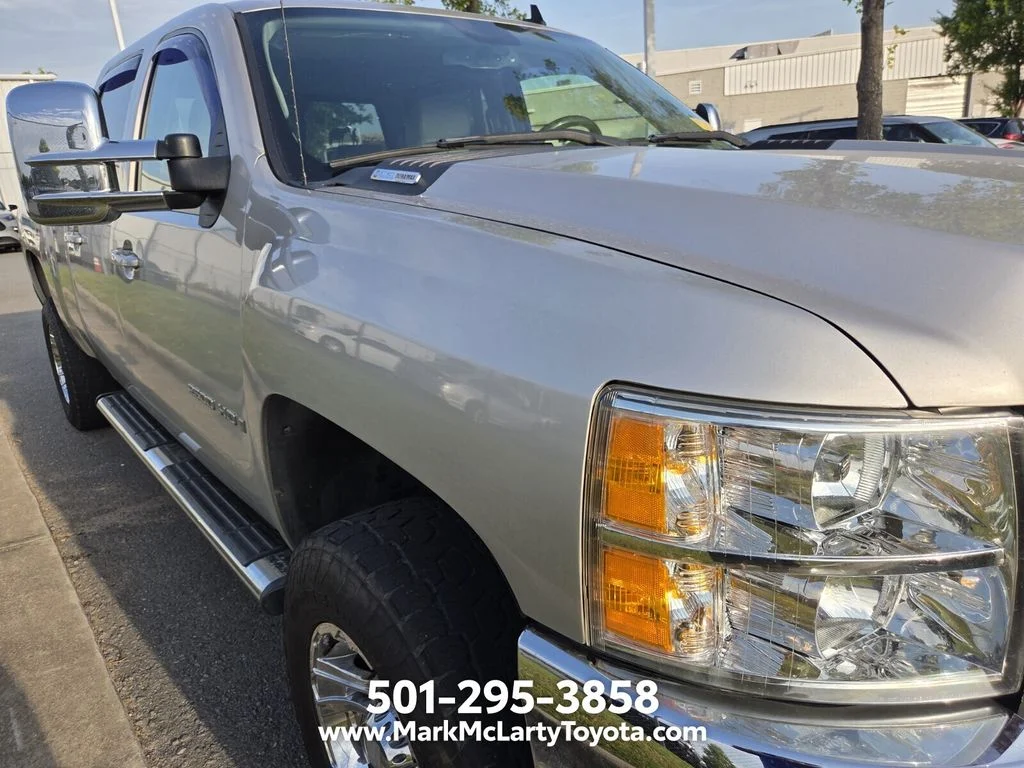 Used 2007 Silver Chevrolet LTZ image 8