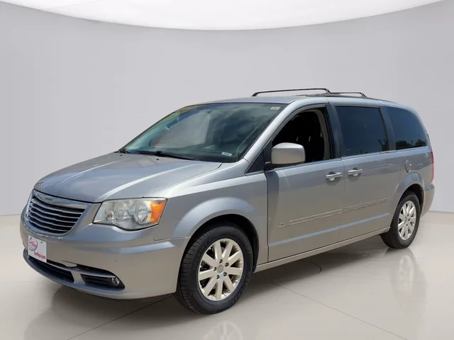 Pre-Owned 2015 Chrysler Town & Country TOURING