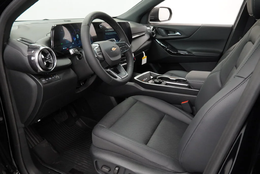 New 2027 Mosaic Black Metallic Chevrolet LT image 11
