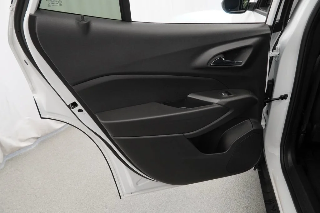 New 2026 Summit White Chevrolet LT image 25