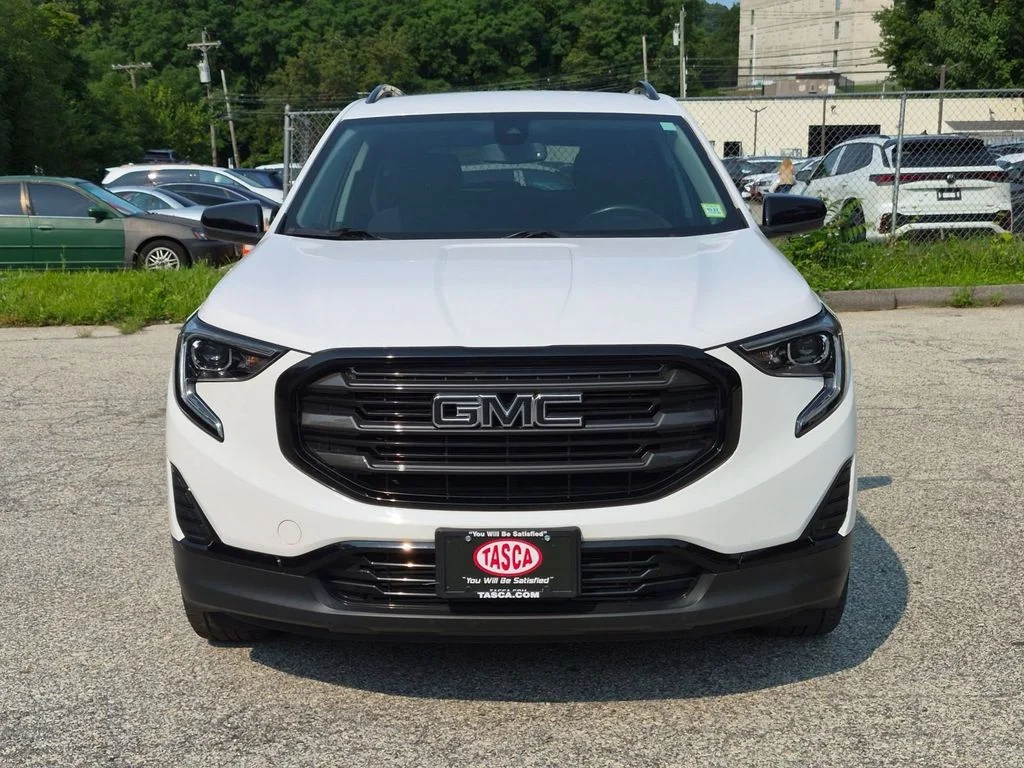 Used 2021 White GMC SLE image 10