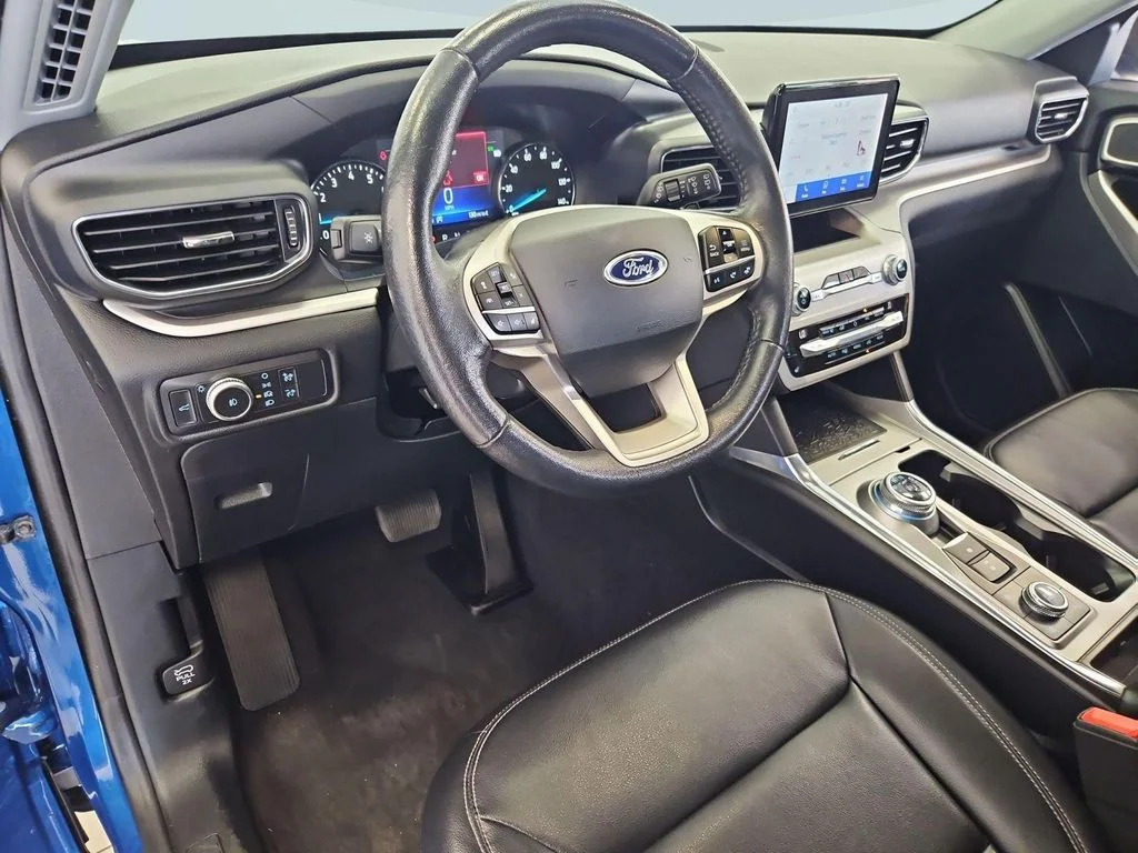 Used 2021 Blue Metallic Ford XLT image 13