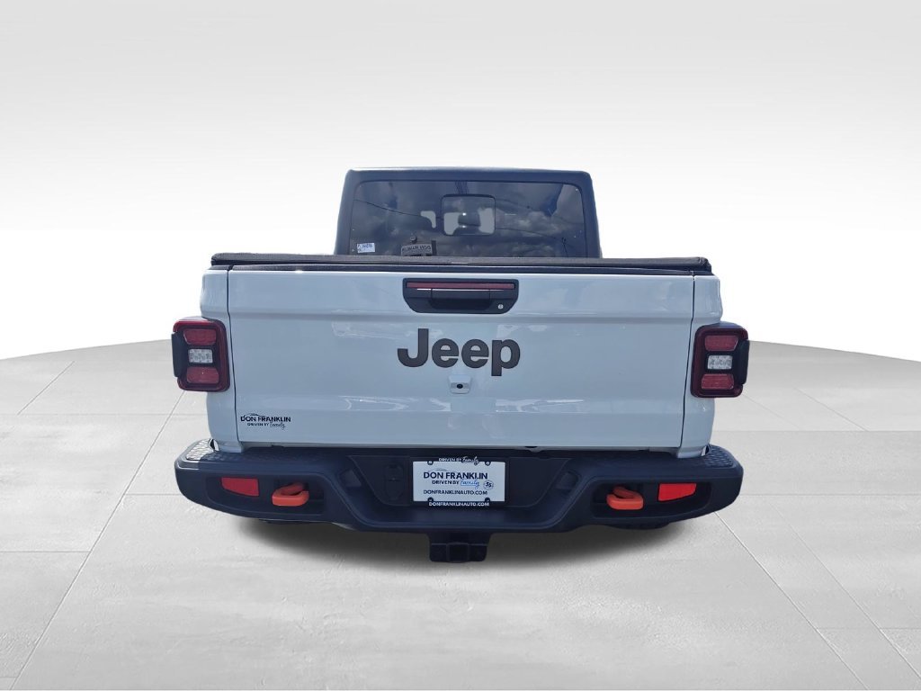 Used 2023 White Jeep Mojave image 4