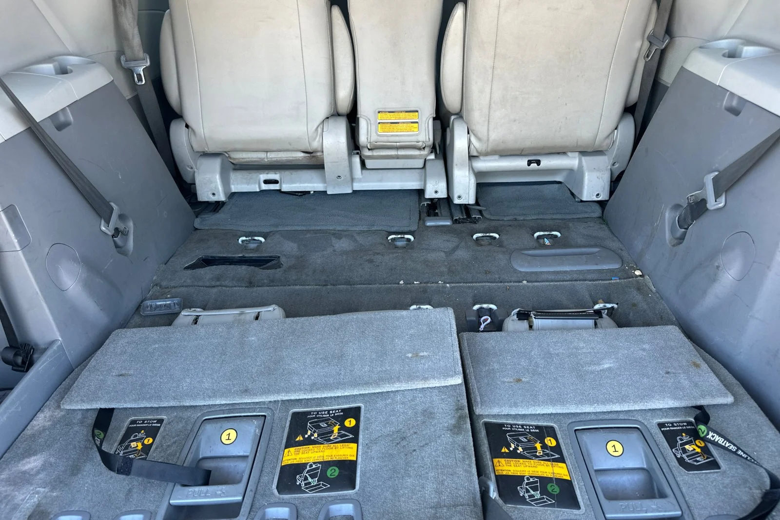 Used 2014 Super White Toyota XLE image 16