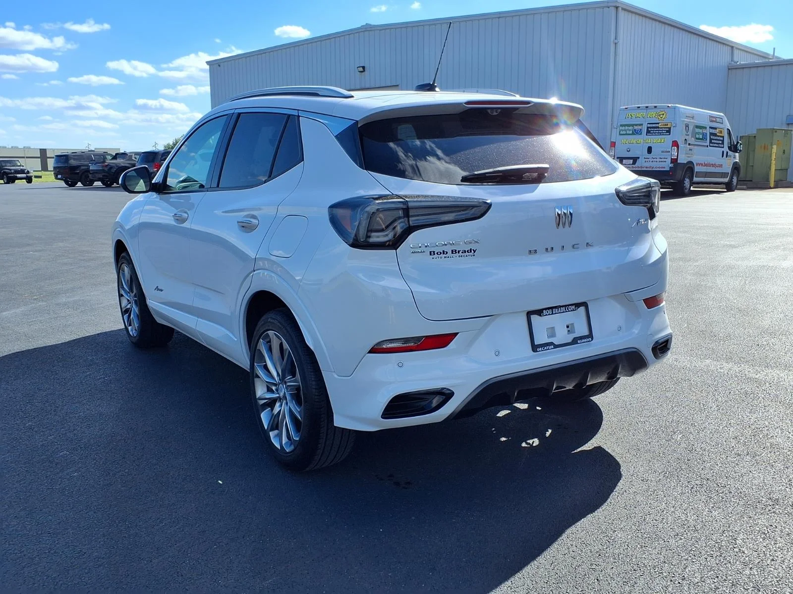 Used 2024 White Frost Tricoat Buick Avenir image 15
