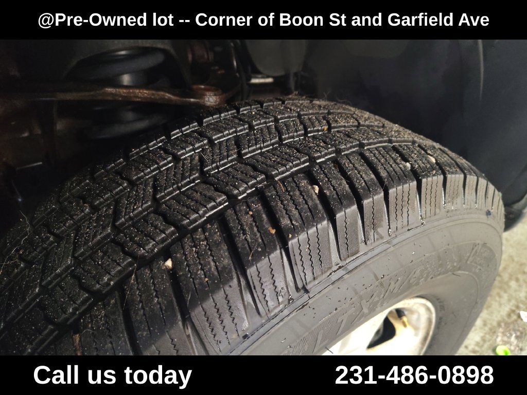 Used 2013 Gray Ford XLT image 12