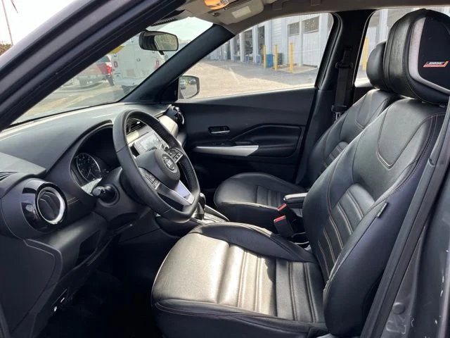 Used 2020 Gray Nissan SR image 6