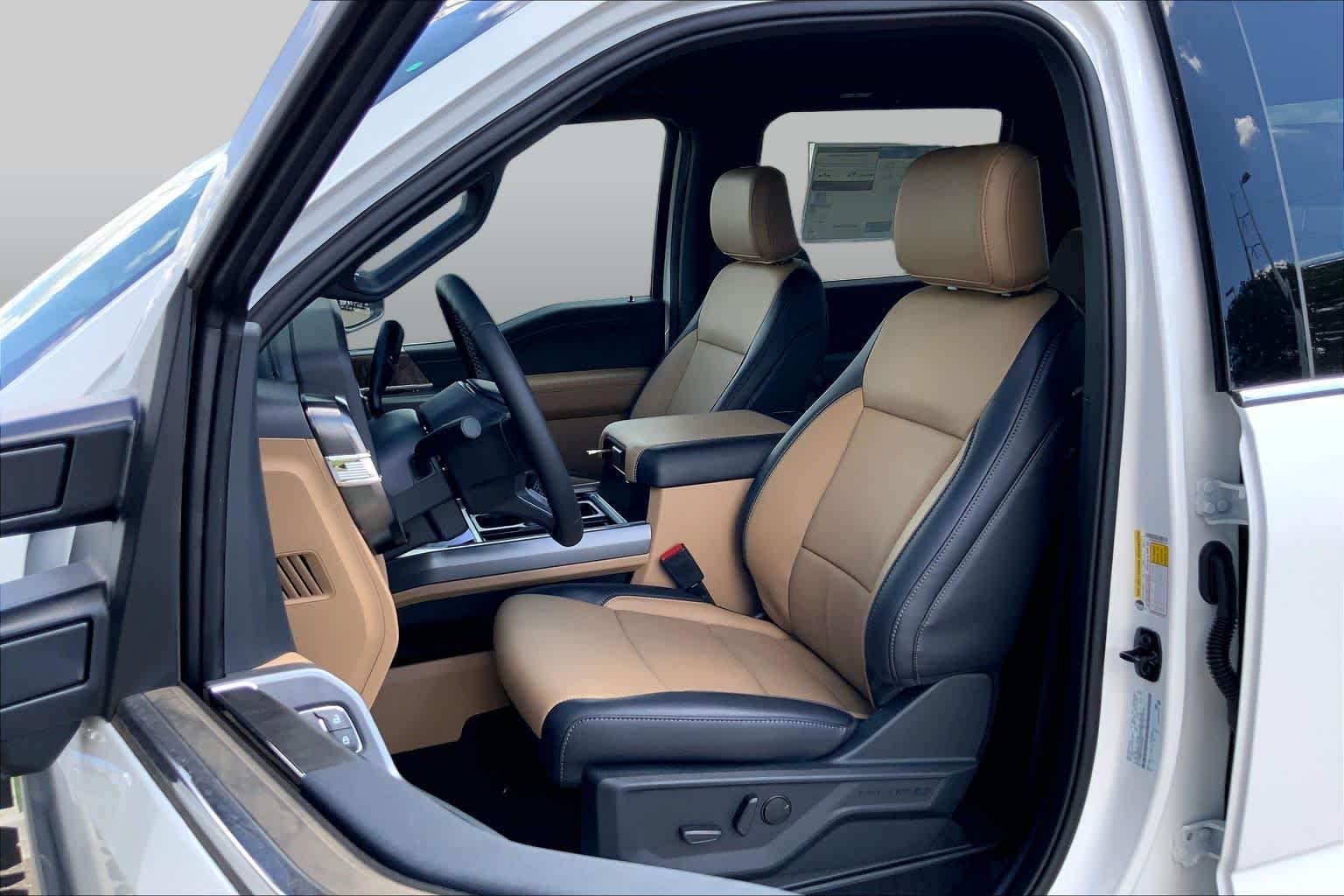 New 2026 Star White Metallic Tri-Coat Ford F-350® Lariat® image 9