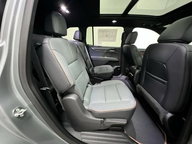 New 2027 Sterling Metallic GMC AT4 image 29