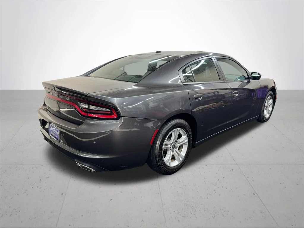 Used 2021 Gray Dodge SXT image 7