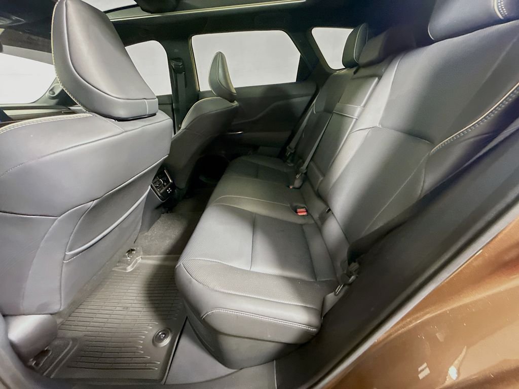 Used 2025 Bronze Age Toyota Limited image 22