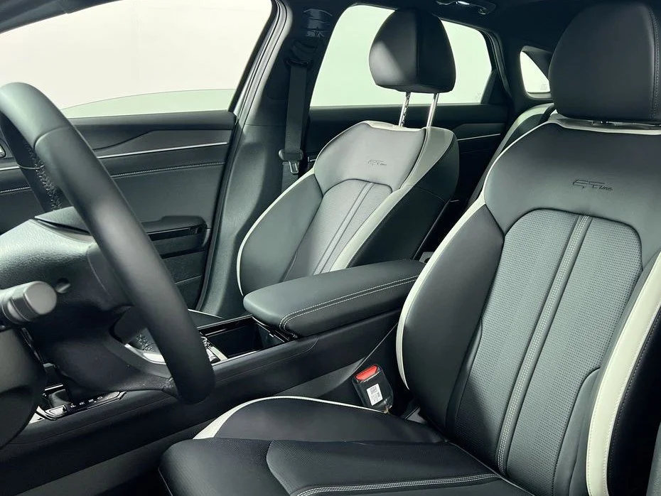 New 2026 Aurora Black Pearl Kia GT-Line FWD image 11