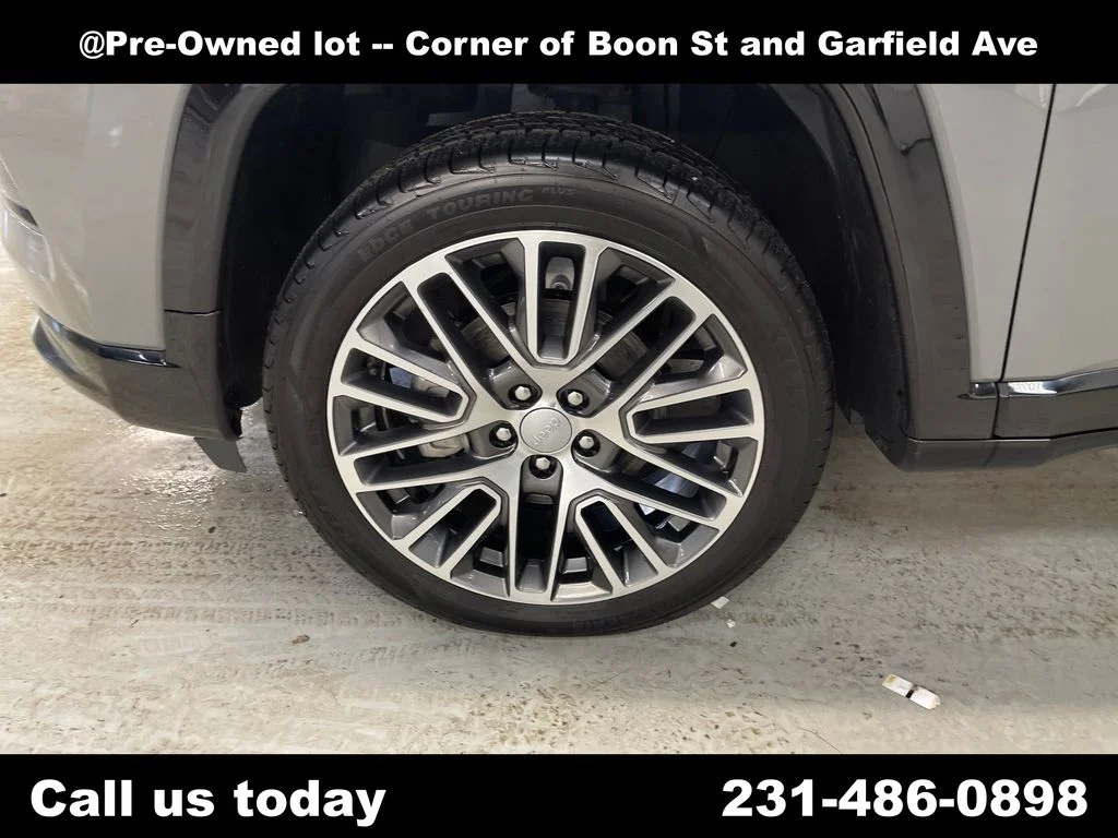 Used 2022 Gray Jeep Limited image 5