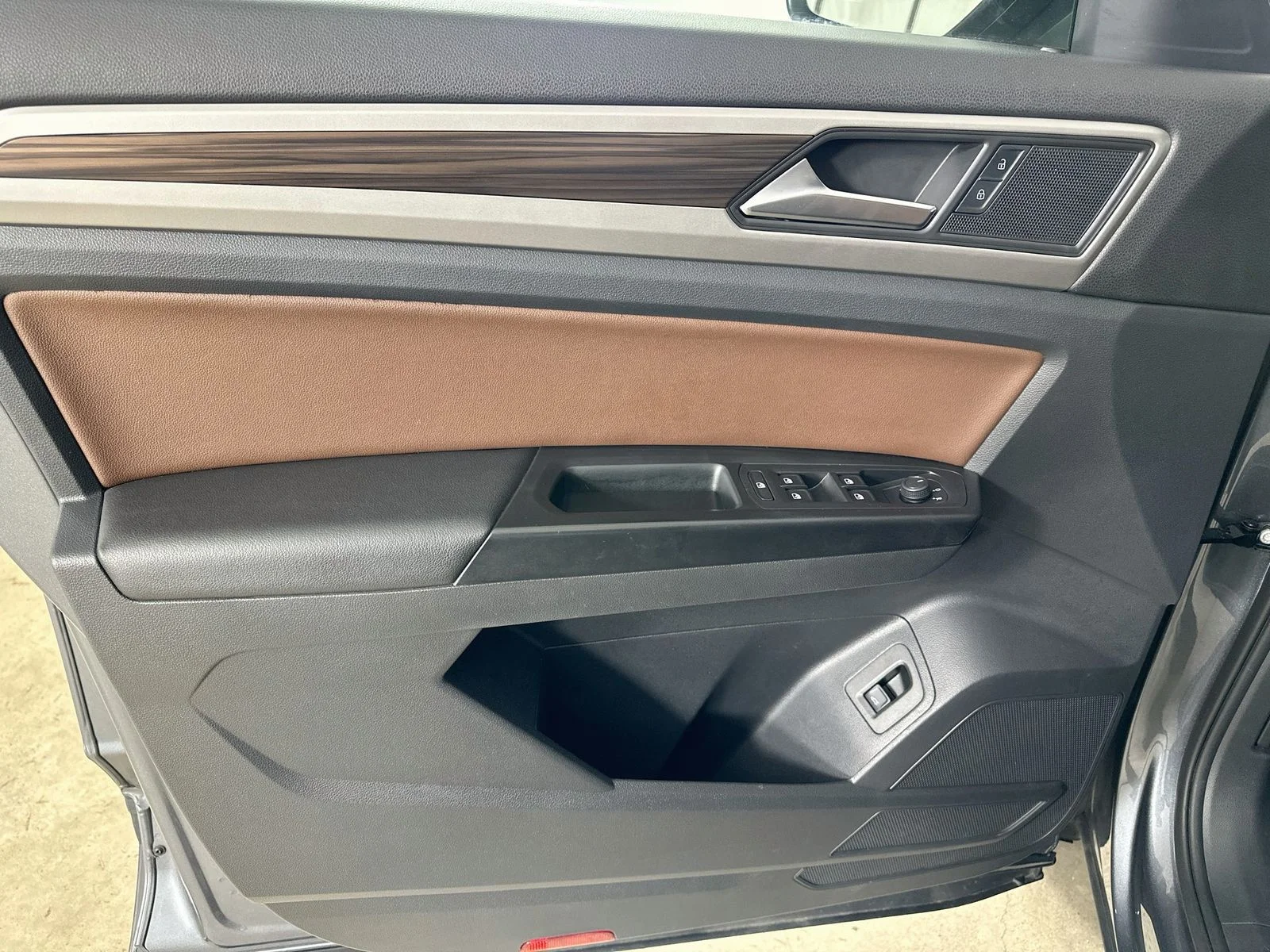 Used 2021  Volkswagen  image 16