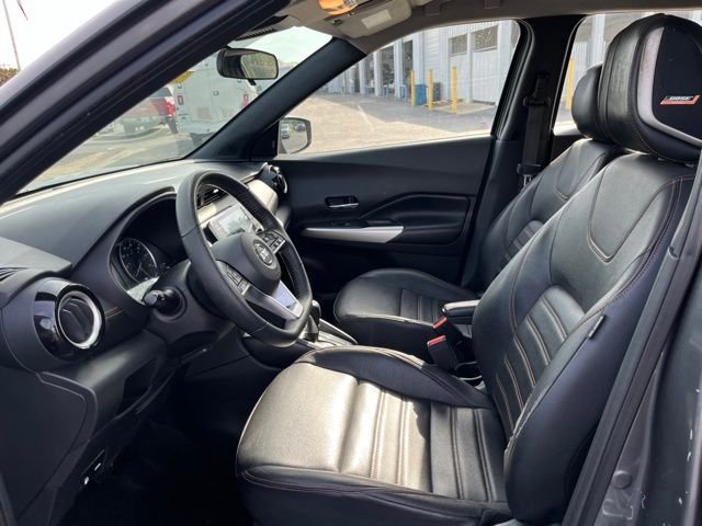 Used 2020 Gray Nissan SR image 7