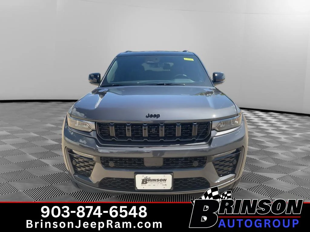New 2026 Baltic Gray Metallic Clear-Coat Exterior Paint Jeep Limited Reserve image 2