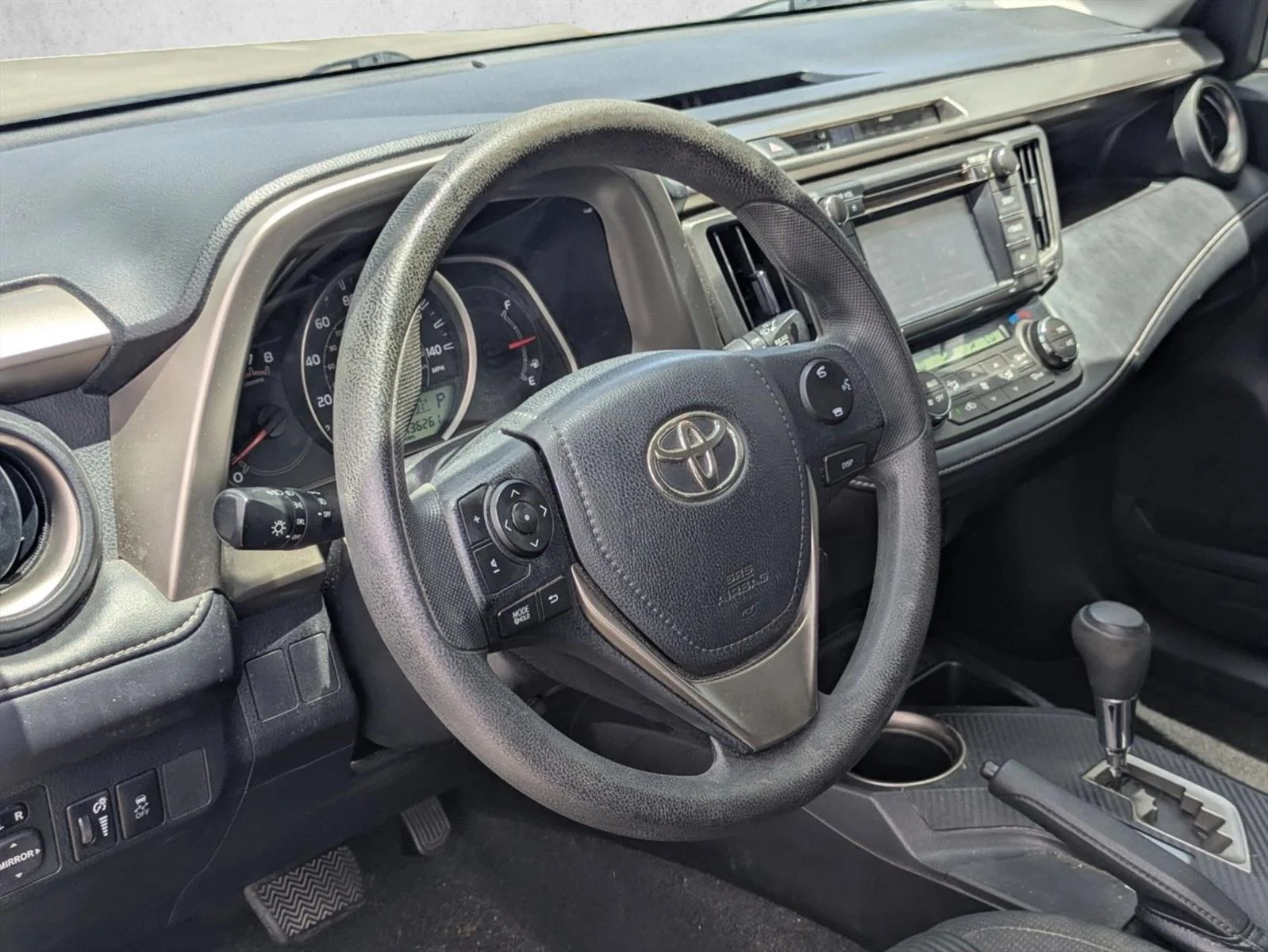 Used 2014 Pyrite Mica Toyota XLE image 9