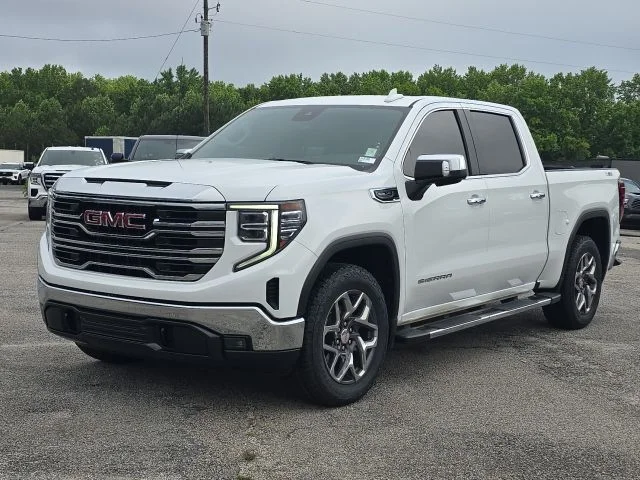 2023 GMC Sierra 4WD Crew Cab Short Box SLT's photo